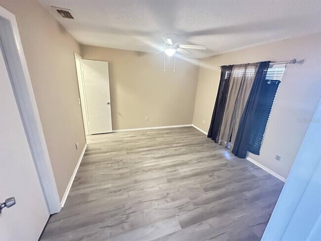 Building Photo - 106 Toluca Dr