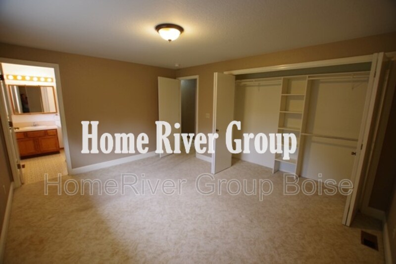 Building Photo - 5358 S Laramie Pl