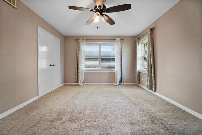 Building Photo - 2210 San Jacinto Dr