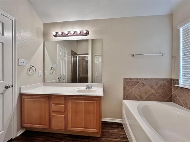 Building Photo - 5939 Waterford Dr