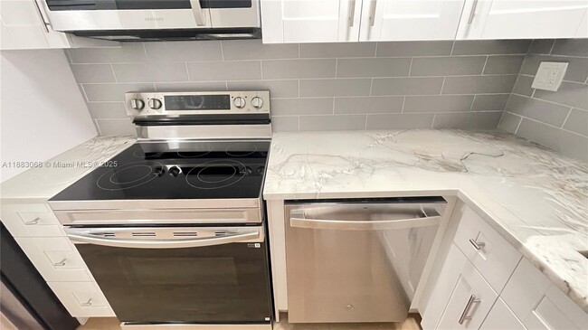 Building Photo - 200 S Birch Rd