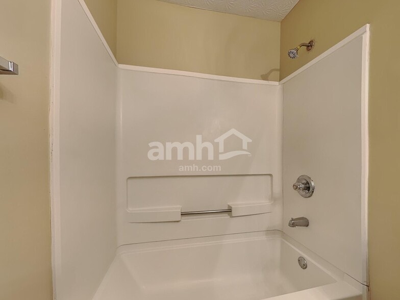 Building Photo - 531 Sherman Dr