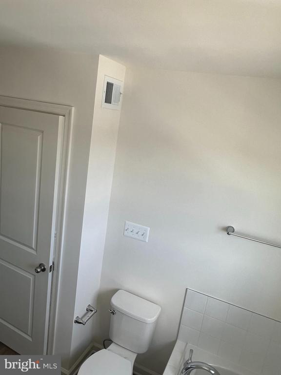 Building Photo - 167 Clifton Mnr