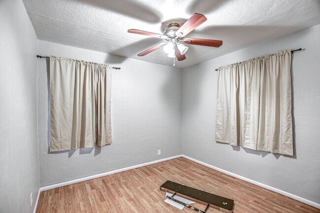 Building Photo - Vintage Ranch Home