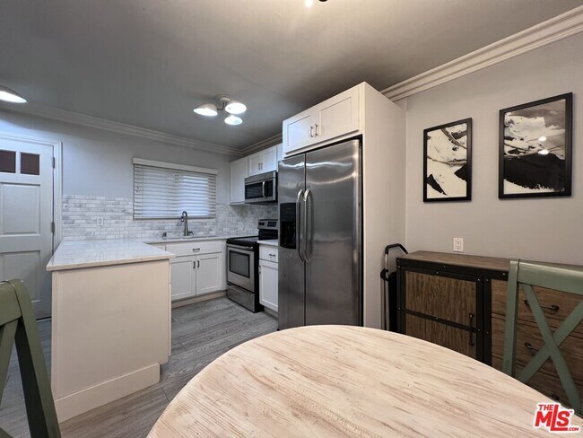 Building Photo - 8358 Manitoba St