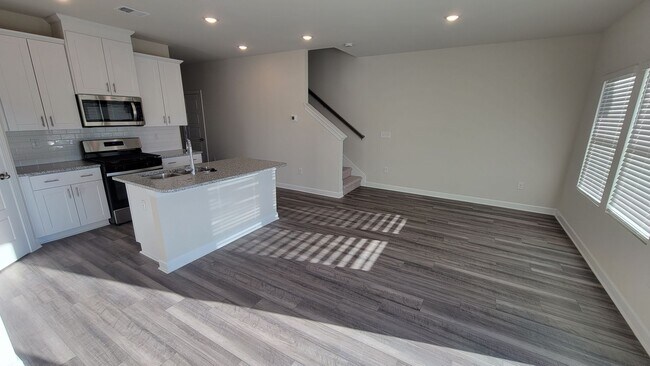 Building Photo - New Townhome in Fountain Inn Available!!