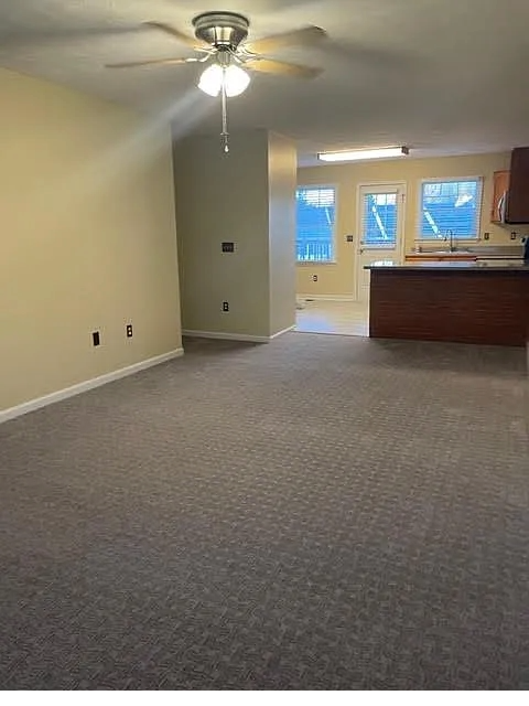 Building Photo - 711 Beaverview Dr