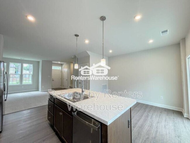 Building Photo - 202 Reid's Pl Dr