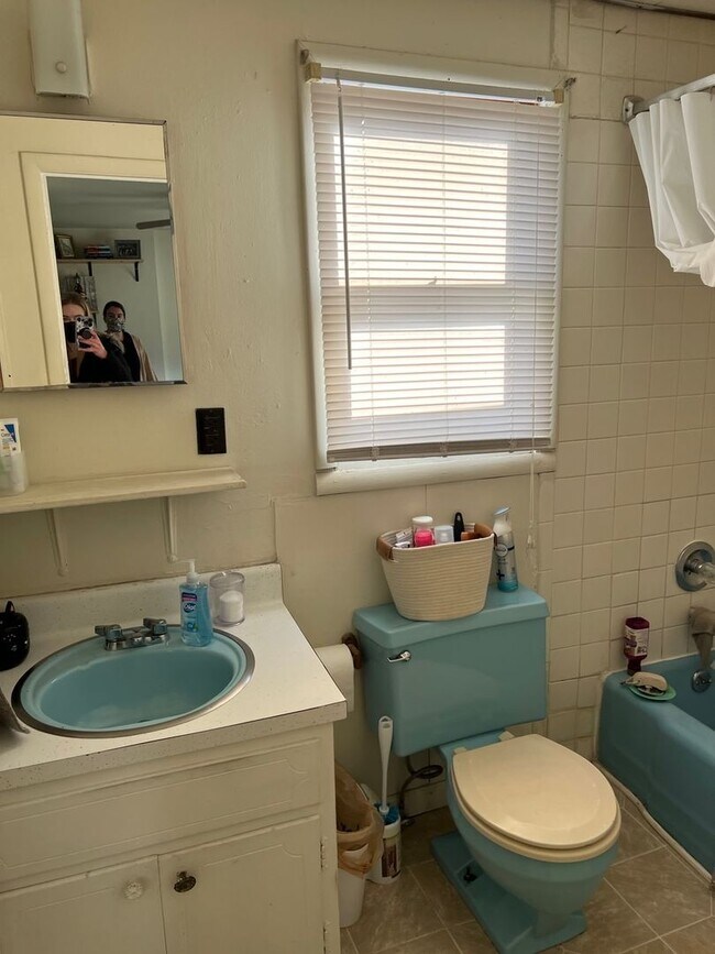 Building Photo - 1202 S Park Ave