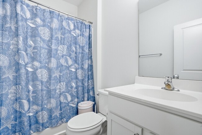 Building Photo - 17 Crown Ct