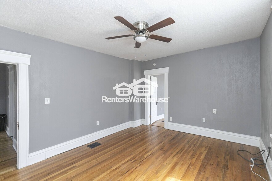 Building Photo - 4105 Oak St