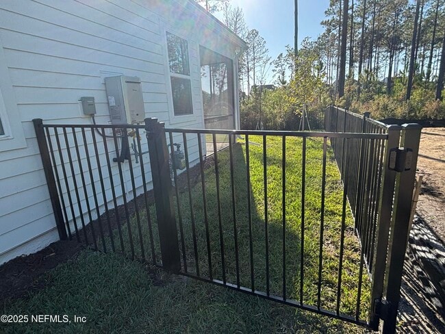 Building Photo - 119 Latham Dr