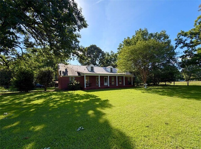 Building Photo - 4871 Titus Rd