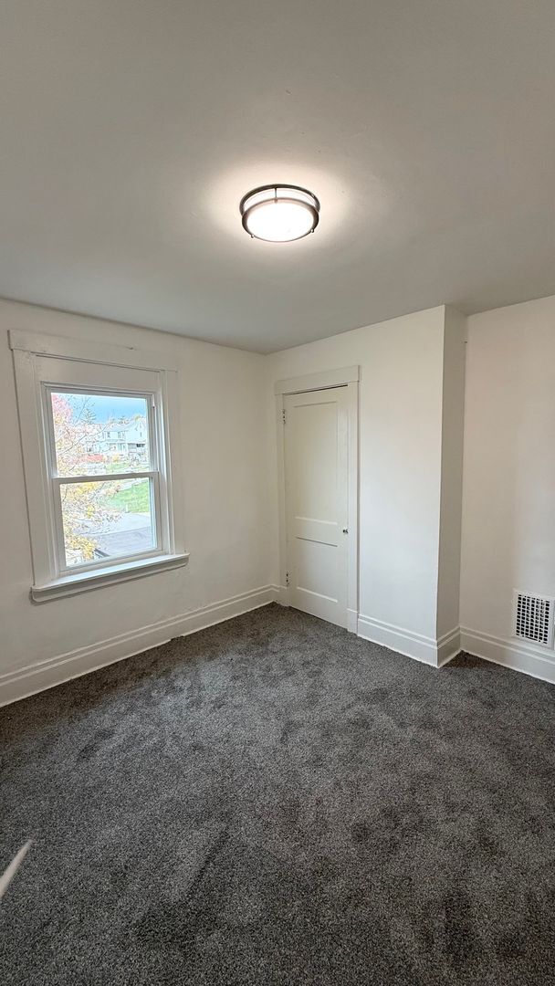 Building Photo - Newly Renovated 3 Bedroom in Arlington- New Kitchen and Bath with HUGE Backyard!!