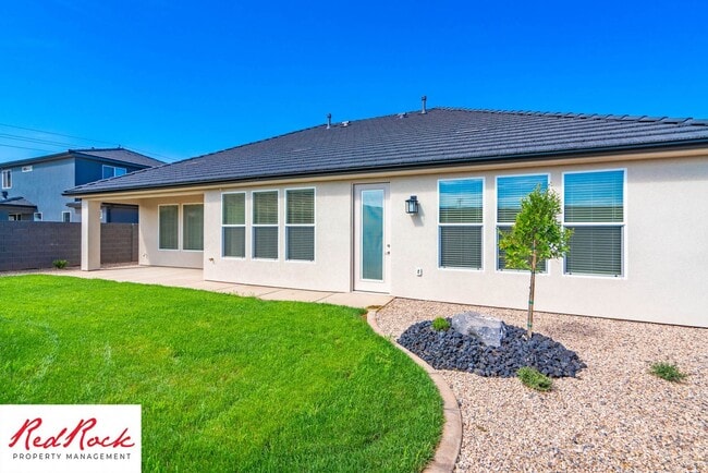 Building Photo - Beautiful 4-Bedroom 2.5 Bath with a 3 Car ...