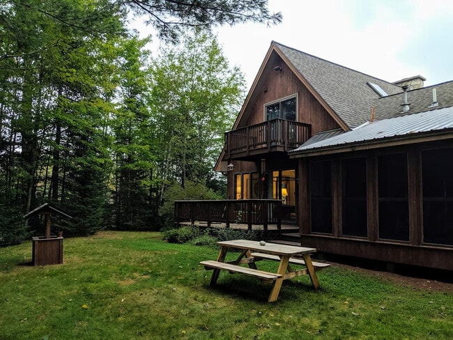 Building Photo - 66 Paquette Dr