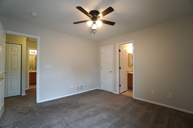 Building Photo - 472 Kitfield View