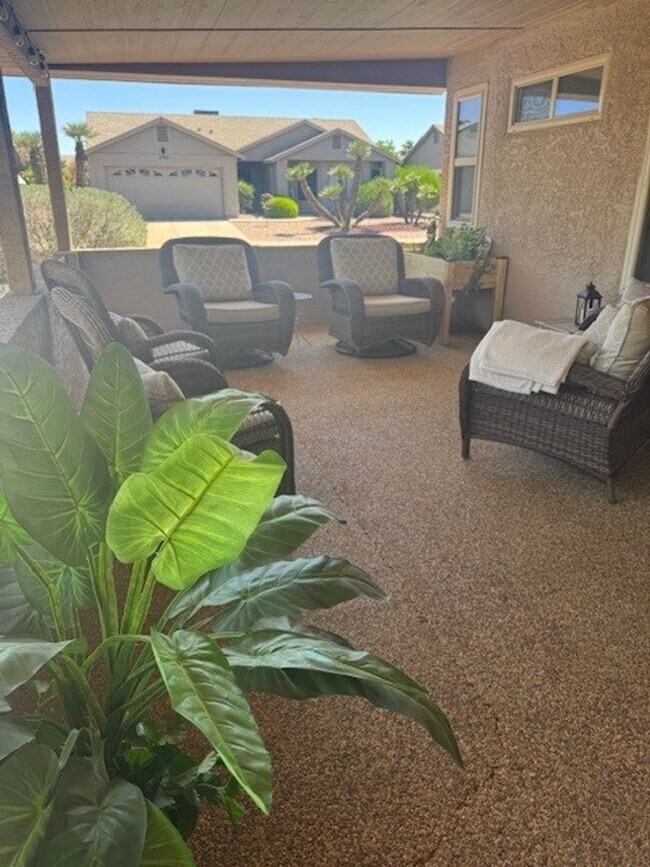 Building Photo - Lovely updated 3 bed 2 bath home in Leisur...