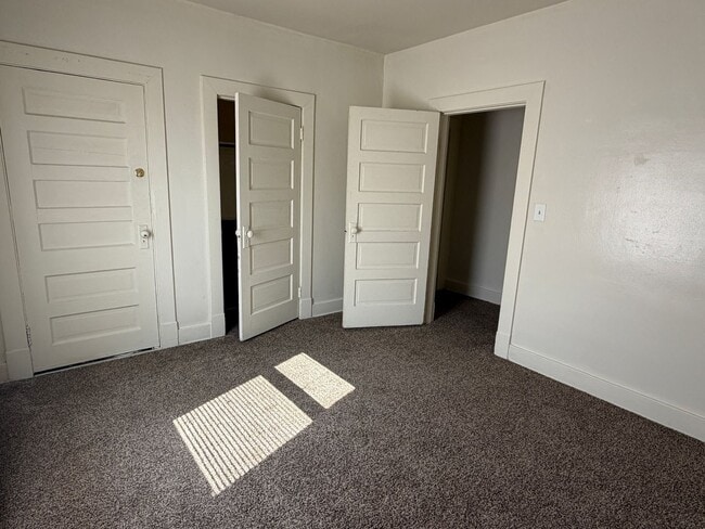 Building Photo - ForestAve635