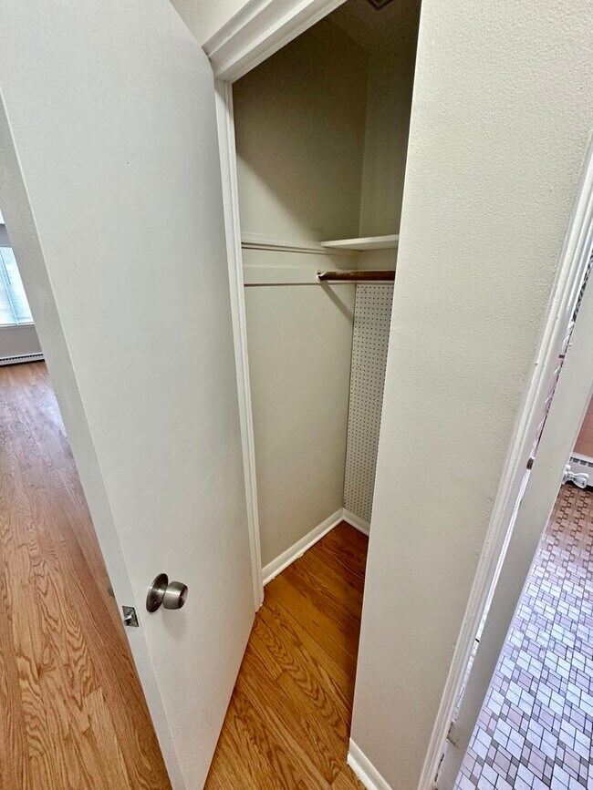 Building Photo - 5640 N Talman Ave