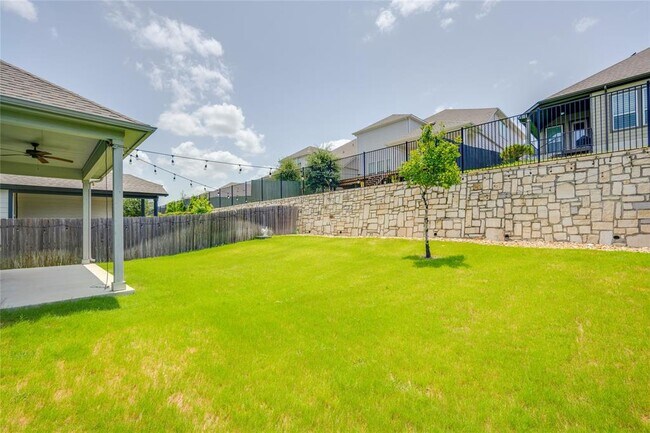 Building Photo - 9813 Evening Canopy Dr