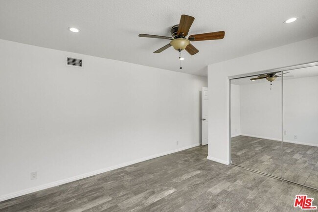 Building Photo - 4342 Park Verdi