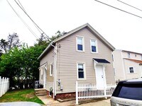 Building Photo - ****Pawtucket/Woodlawn Single Family - $2,...