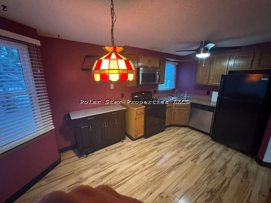 Building Photo - 767 Robin Rd