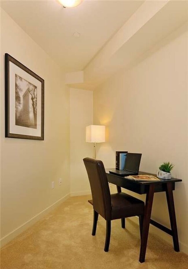 Building Photo - Beautiful Condo in the Heart of Ballard!