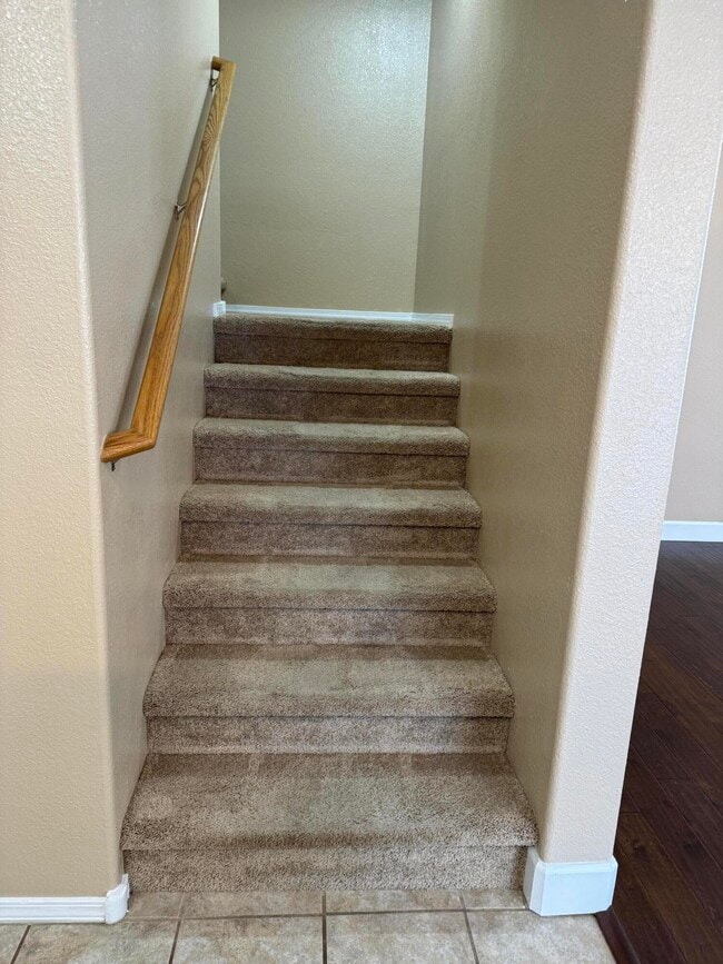 Building Photo - 10812 Fort Point Ln NE