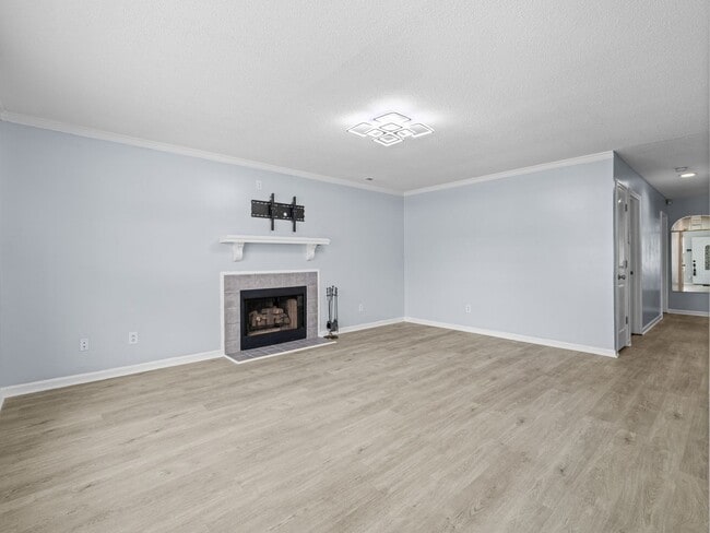 Building Photo - Beautiful 4 Bedroom Home with Bonus Room and Fenced Yard