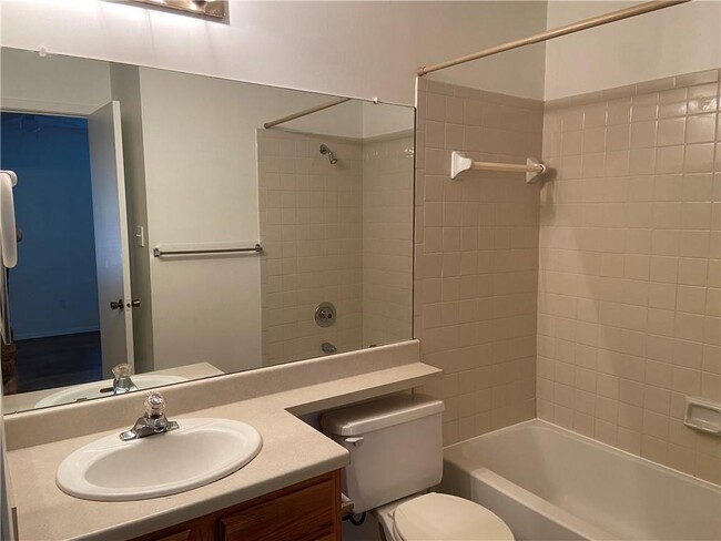 Building Photo - 11901 Swearingen Dr