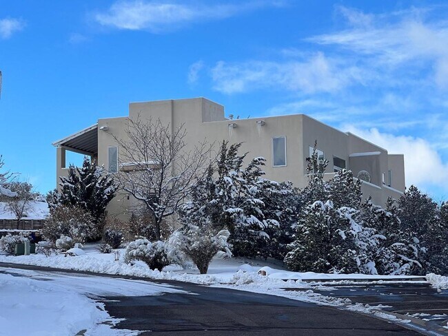 Building Photo - 772 Viento Cir