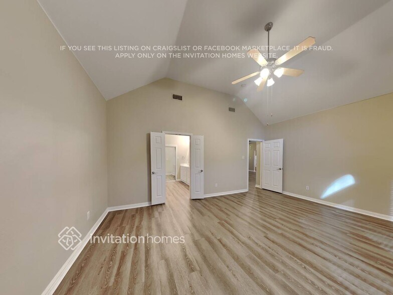 Building Photo - 2206 Kingsley Dr