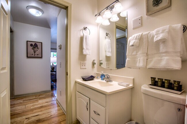 Building Photo - 23 Craig Ave