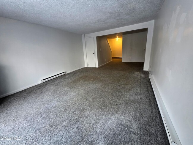 Building Photo - 38 Maxwell Dr