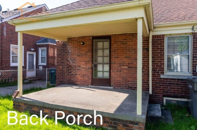 Building Photo - Beautiful 3 bedroom home in Dearborn