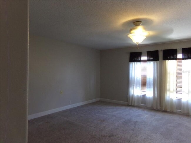 Building Photo - 721 Rantoul Ln