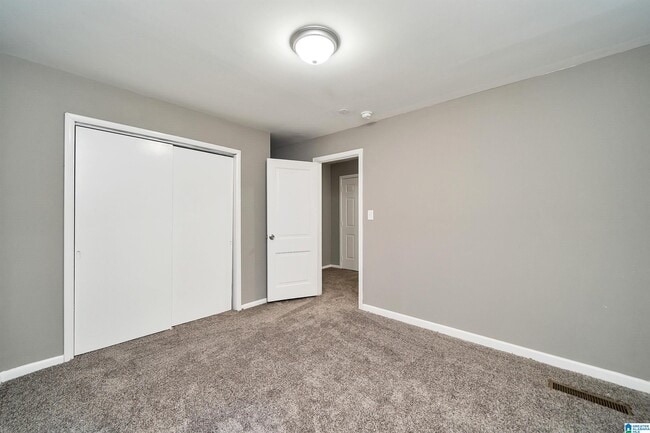 Building Photo - 2136 Arcadia Rd