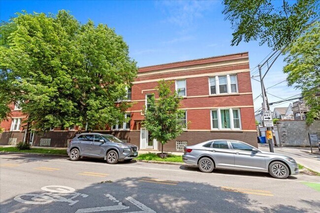 Building Photo - 2 bedroom in Chicago IL 60647