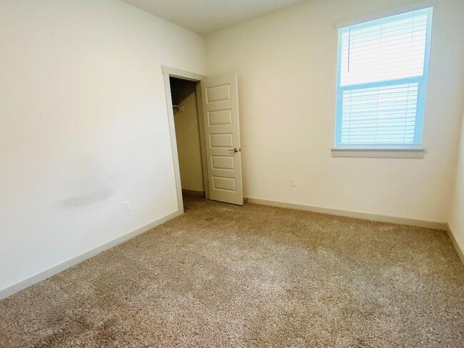 Building Photo - 10917 Tildon Ave