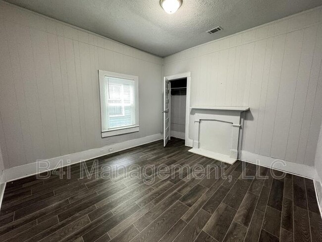 Building Photo - 173 Ward St