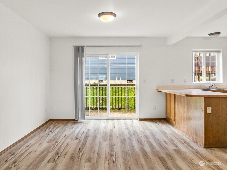 Building Photo - 2411 Conger Ave NW