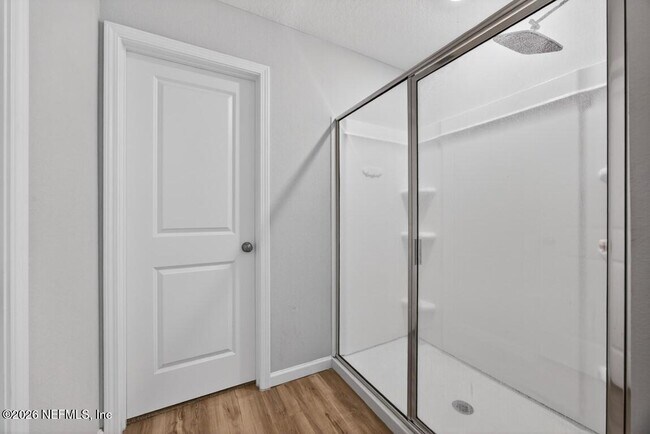 Building Photo - 14790 Cashew Ave