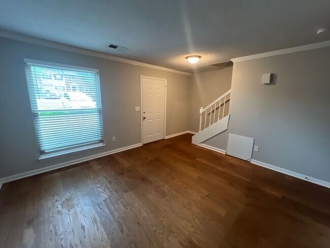 Building Photo - 5547 St James St