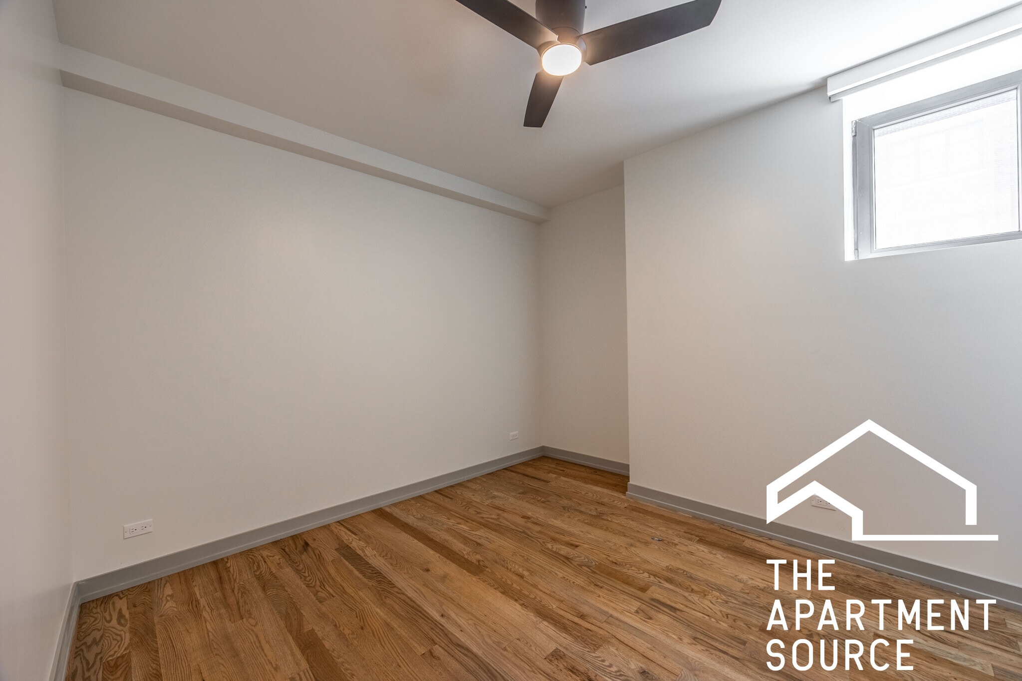 Building Photo - 1329 W Estes Ave