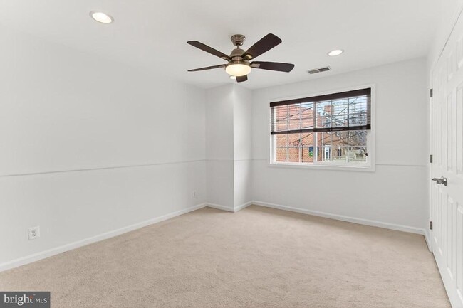 Building Photo - 1407 N Van Dorn St