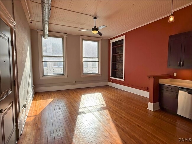 Building Photo - 205 E Jefferson St