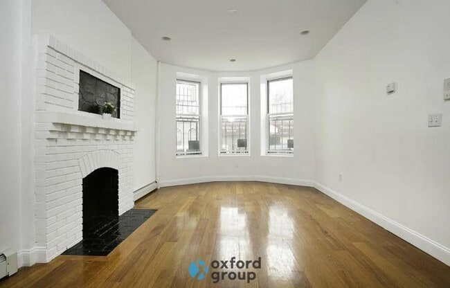 Building Photo - 3 bedroom in Brooklyn NY 11207