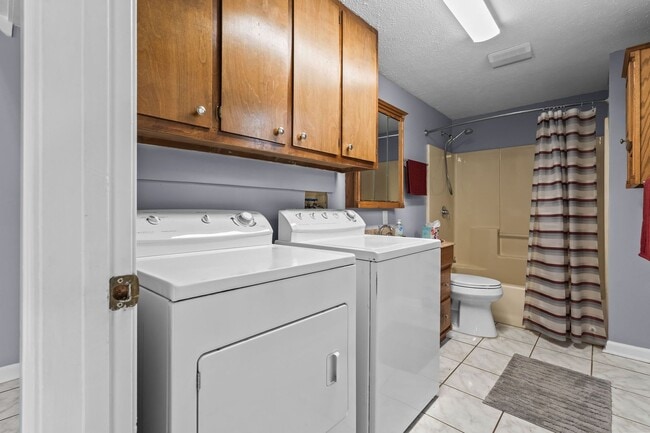 Building Photo - Charming Conway Loft Home – Quiet Country Living!